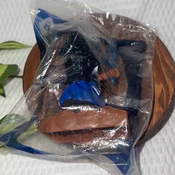 McDonald's 2022 THOR LOVE and THUNDER Marvel New Happy Meal Toy Valkyrie #8. - Picture 2 of 2